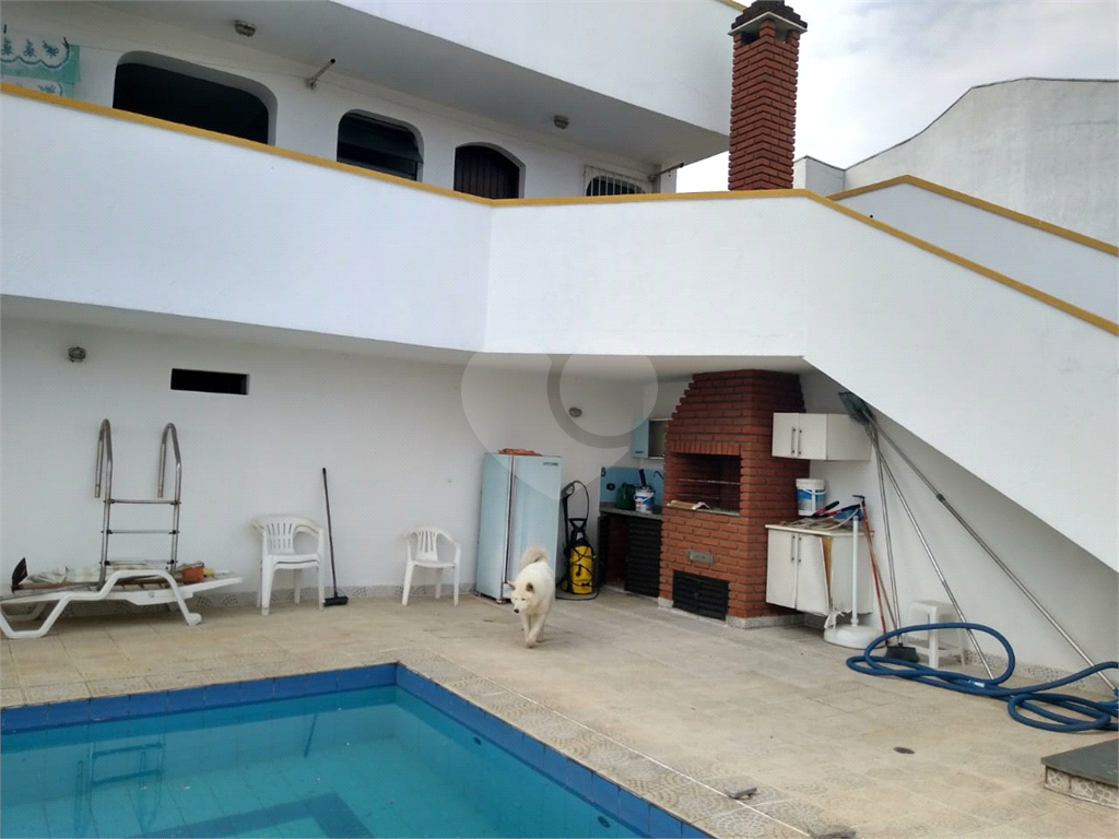 Casa Jardim França com 4 dormitórios, 2 suítes, sala ampla com lareira. cozinha, piscina, 8 vagas