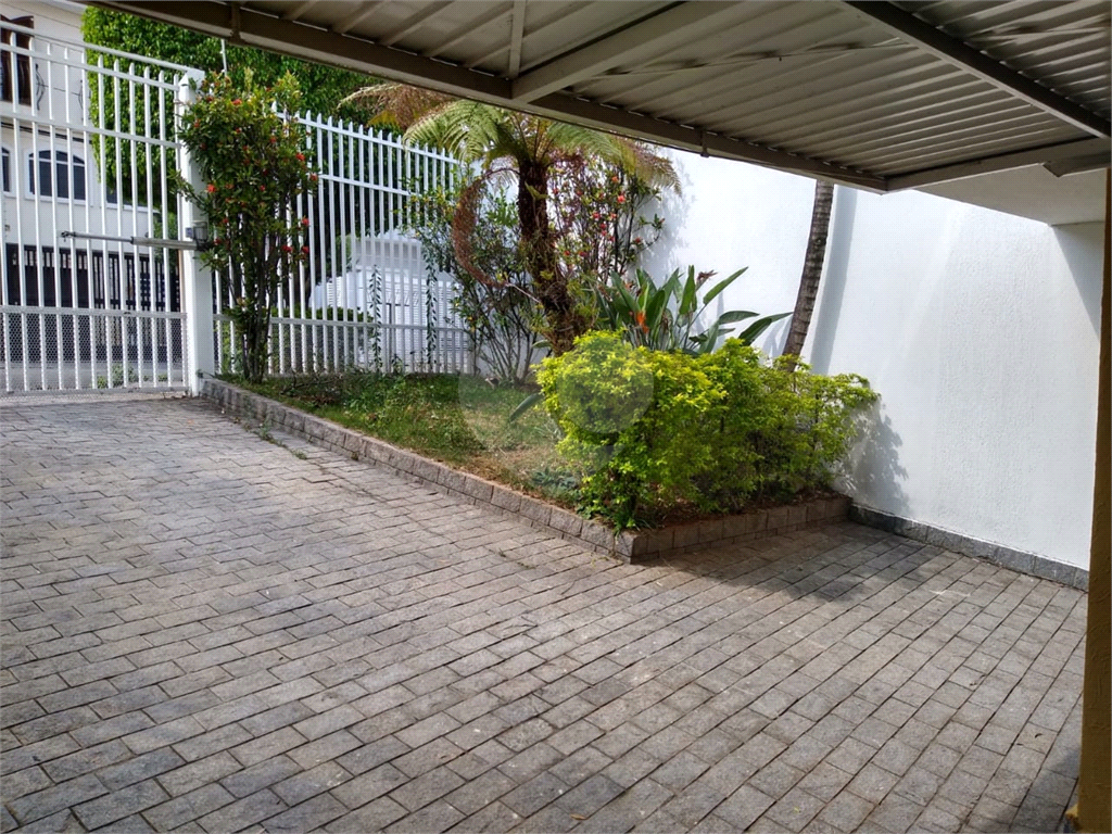 Casa Jardim França com 4 dormitórios, 2 suítes, sala ampla com lareira. cozinha, piscina, 8 vagas
