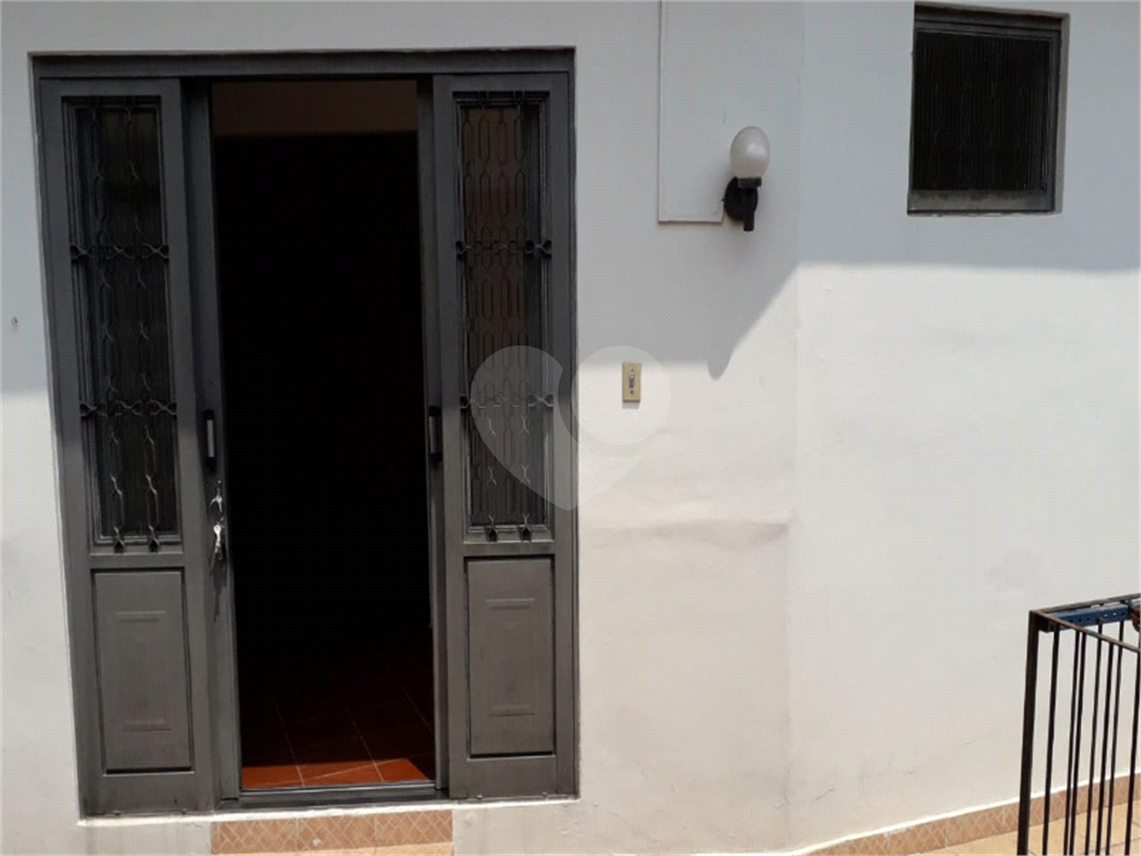 Casa com 181m 3 dorm 3 suites quintal e 2 vagas de garagem 