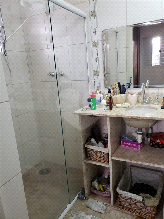 sobrado P.Ingles do lado do Metr}ô.