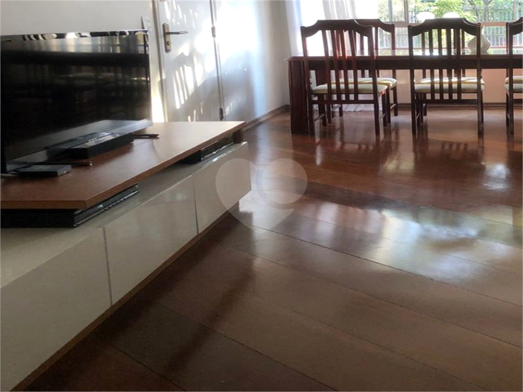 APARTAMENTO em CASA VERDE