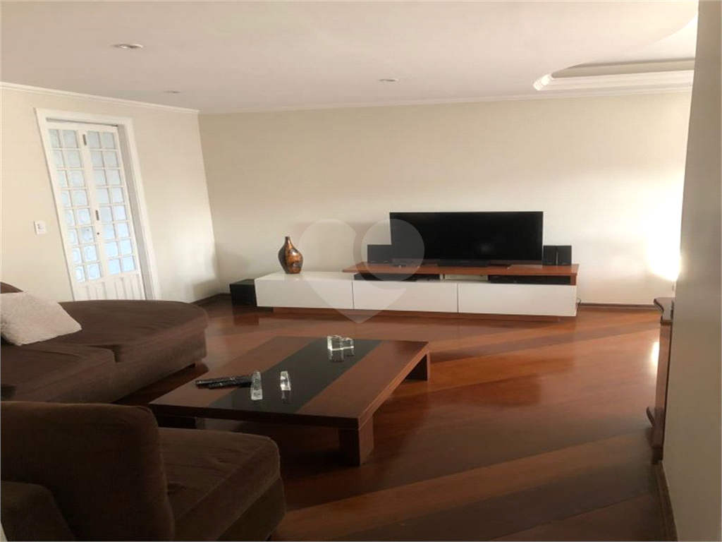 APARTAMENTO em CASA VERDE