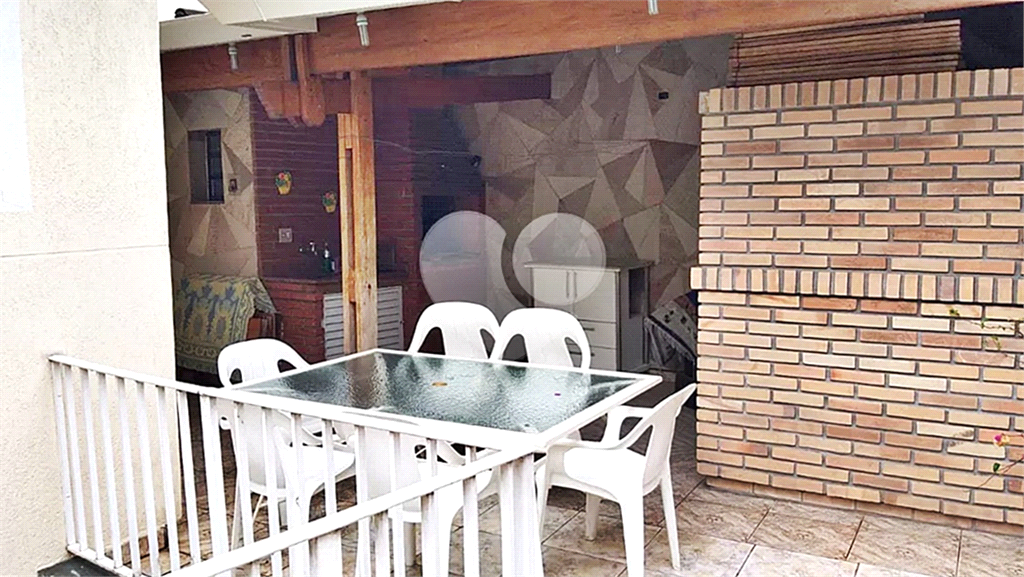 Sobrado à venda com 4 quartos, 242m² - Foto 1