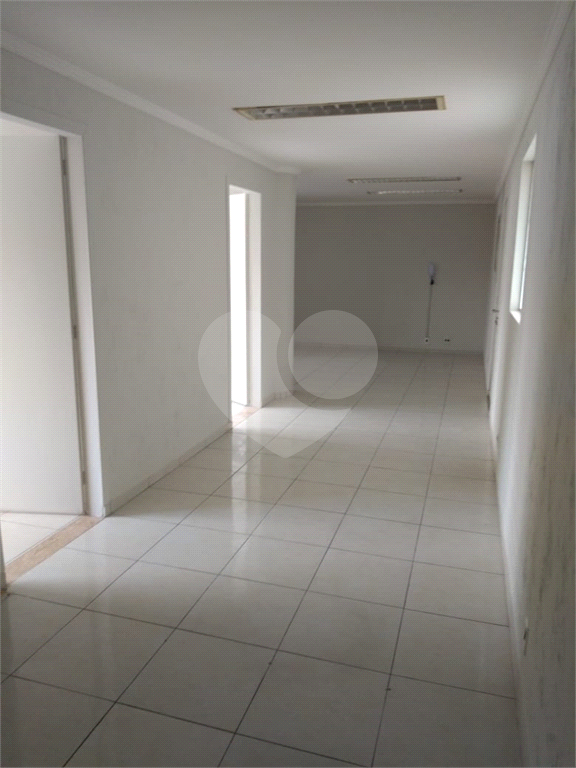 Excelente sala comercial para locação com 72 m2 de área útil, nos Jardins