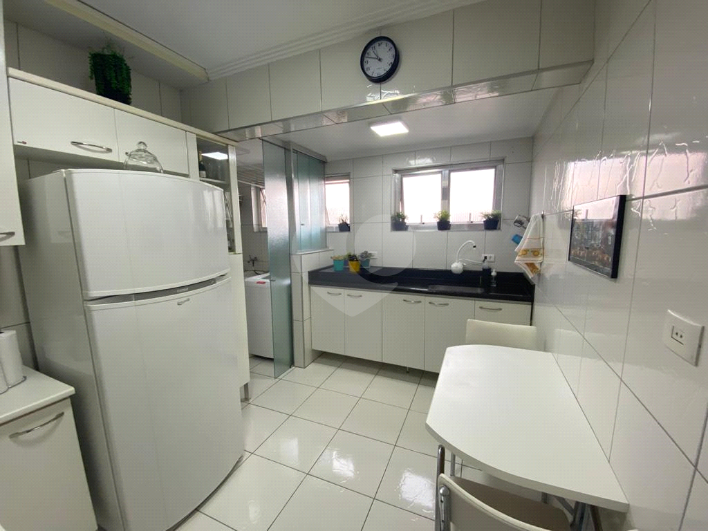 Apartamento à venda com 2 quartos, 72m² - Foto 3