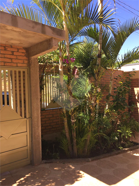 Casa à venda na cidade de Analândia SP