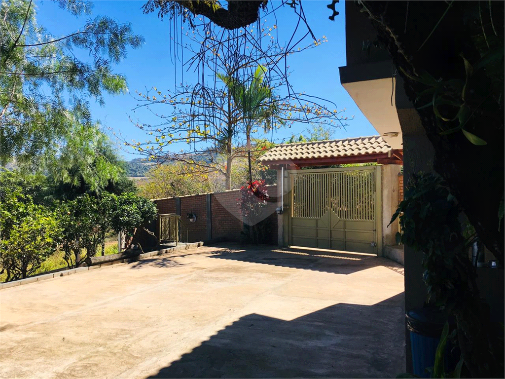 Casa à venda na cidade de Analândia SP