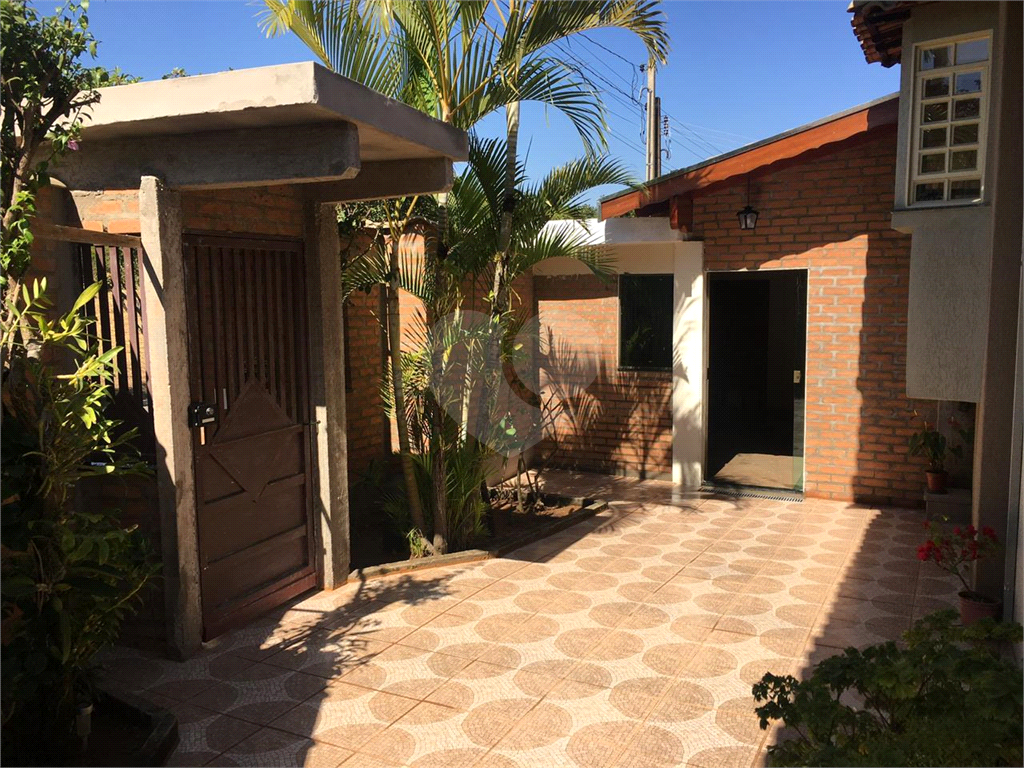 Casa à venda na cidade de Analândia SP