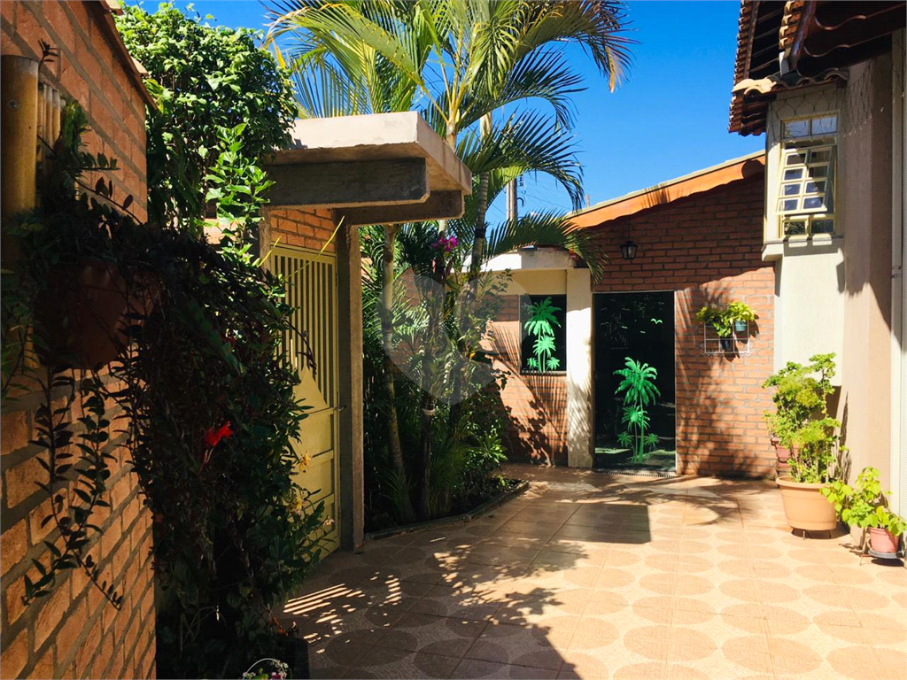 Casa à venda na cidade de Analândia SP