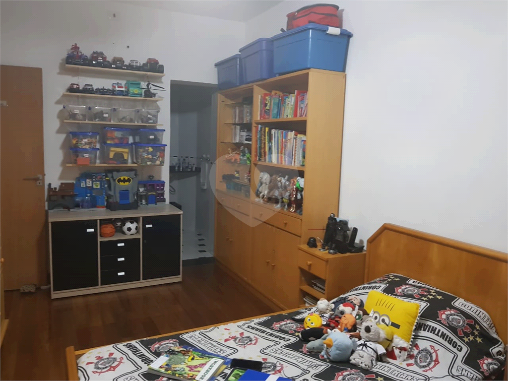 Casa à venda com 3 quartos, 243m² - Foto 17