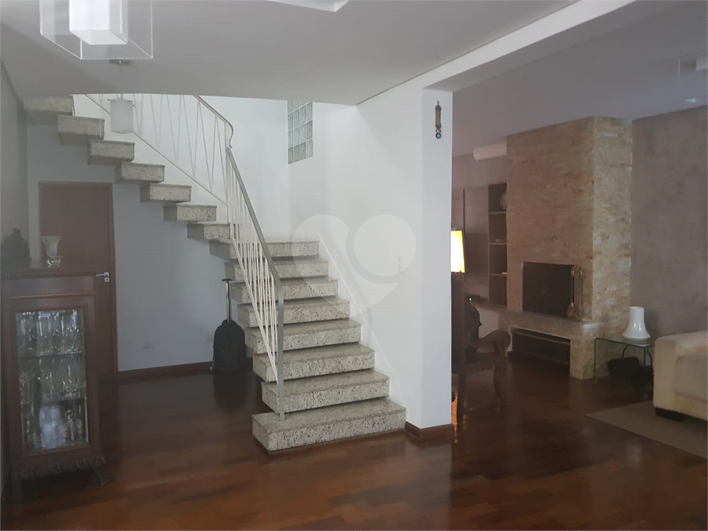 Casa à venda com 3 quartos, 243m² - Foto 2