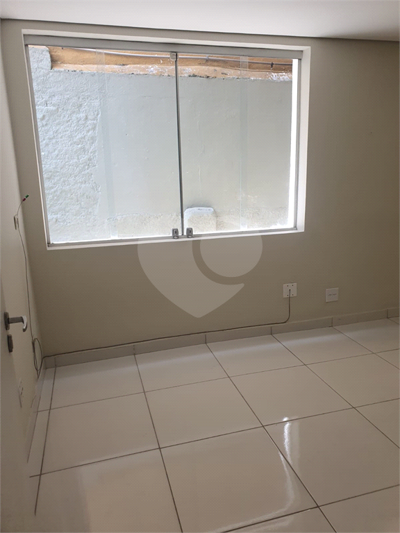 Sobrado Comercial Agua Fria, com 3 vagas , 6 salas , quintal com Edicula ....ao lado colegio