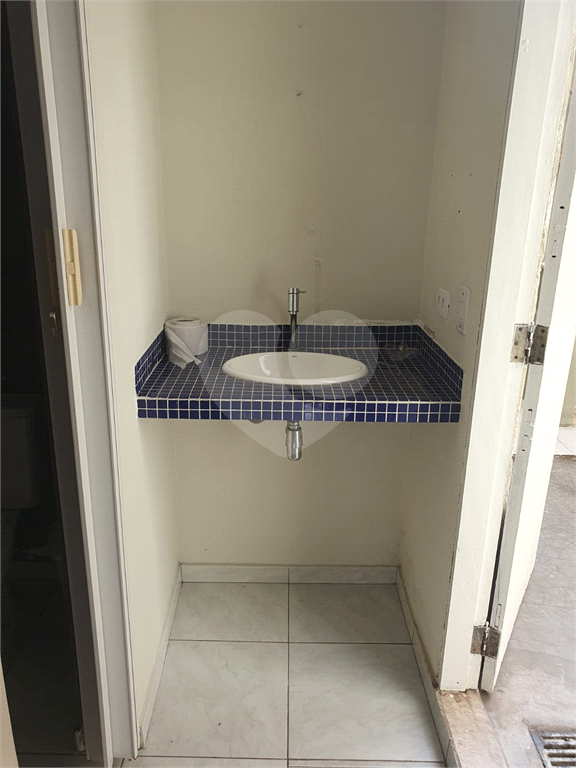 Sobrado Comercial Agua Fria, com 3 vagas , 6 salas , quintal com Edicula ....ao lado colegio