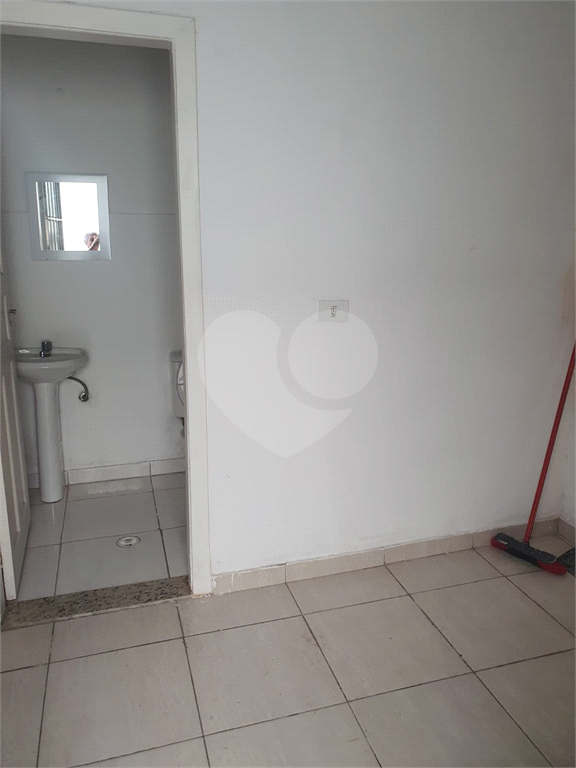 Sobrado Comercial Agua Fria, com 3 vagas , 6 salas , quintal com Edicula ....ao lado colegio