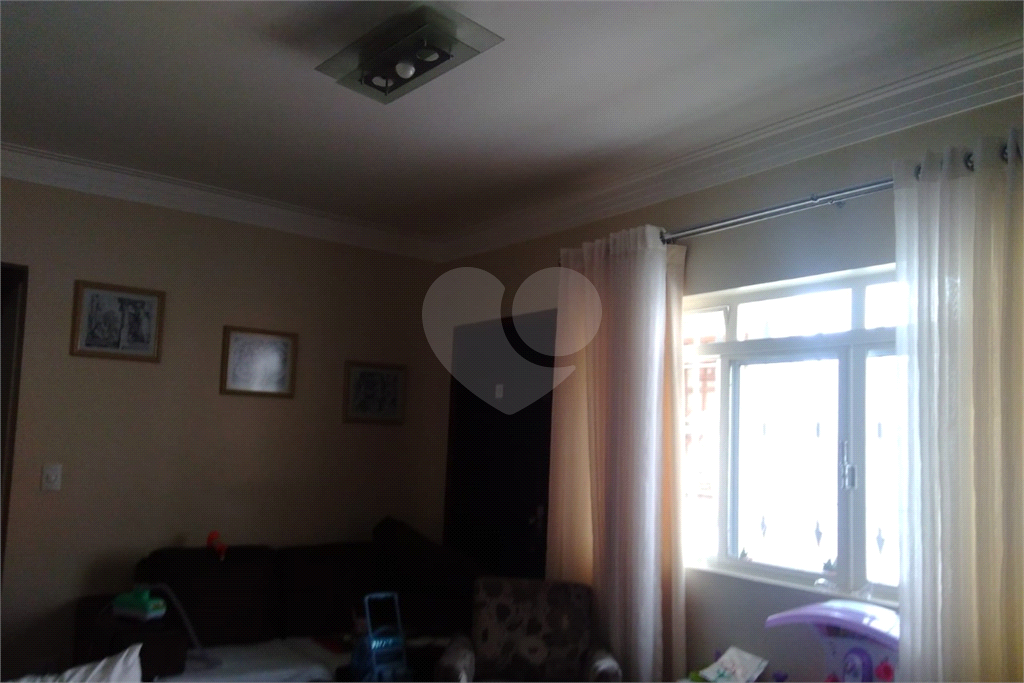Excelente Casa Térrea para venda com 190 m², 3 dormitórios localizado no Parque Edu Chaves, SP.
