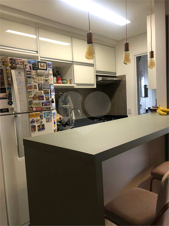 Apartamento semimobiliado na Rua Gonçalo da Cunha - 2 quartos sendo 1 suite, varanda, 2 vagas, lazer completo
