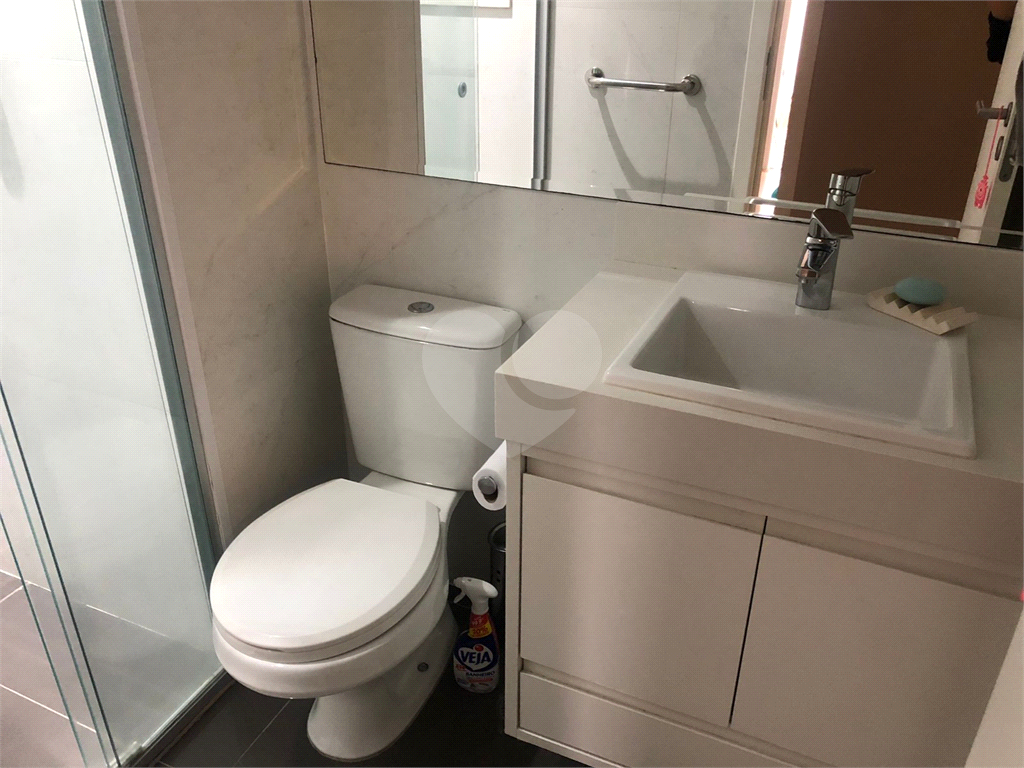 Apartamento semimobiliado na Rua Gonçalo da Cunha - 2 quartos sendo 1 suite, varanda, 2 vagas, lazer completo
