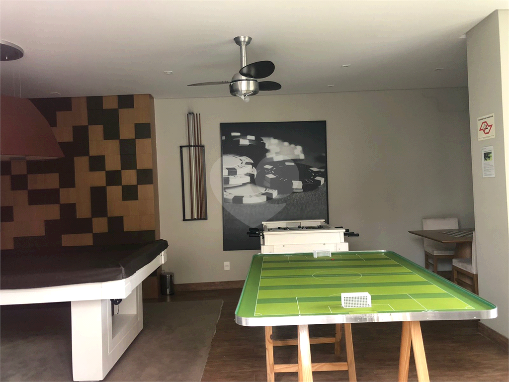 Apartamento semimobiliado na Rua Gonçalo da Cunha - 2 quartos sendo 1 suite, varanda, 2 vagas, lazer completo