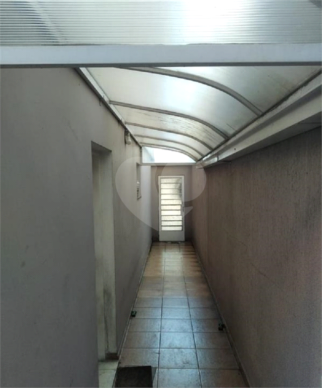 Sobrado com 02 dorms e 02 vagas bem localizado!