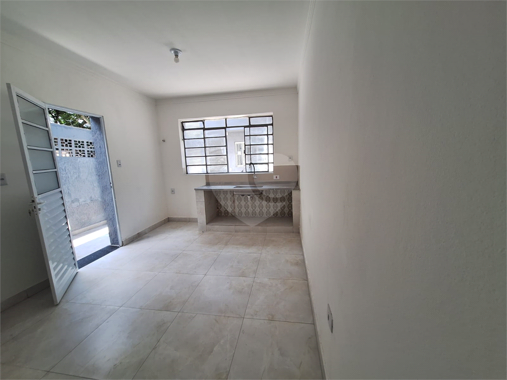 Sobrado à venda e aluguel com 3 quartos, 120m² - Foto 11