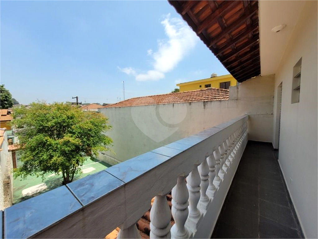 Casa pra locação com 2 dormitórios e 2 vagas no Tremembé