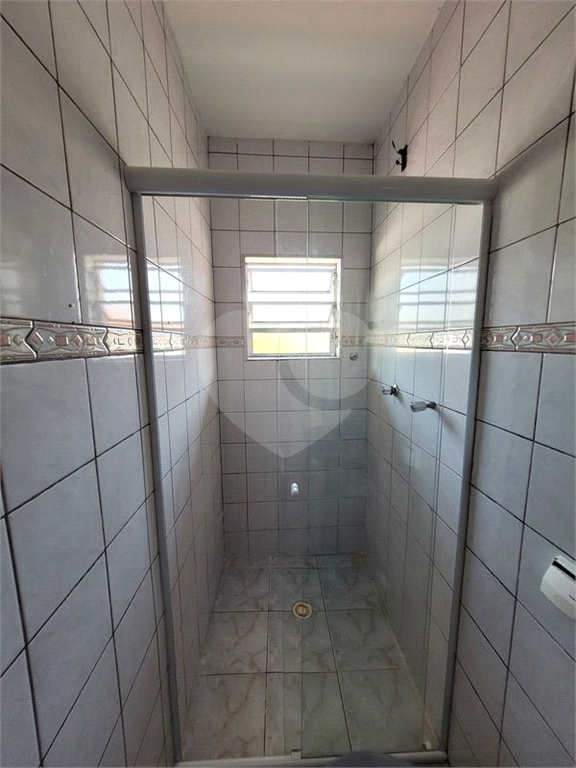 Casa pra locação com 2 dormitórios e 2 vagas no Tremembé