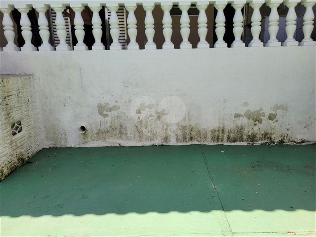 Casa pra locação com 2 dormitórios e 2 vagas no Tremembé