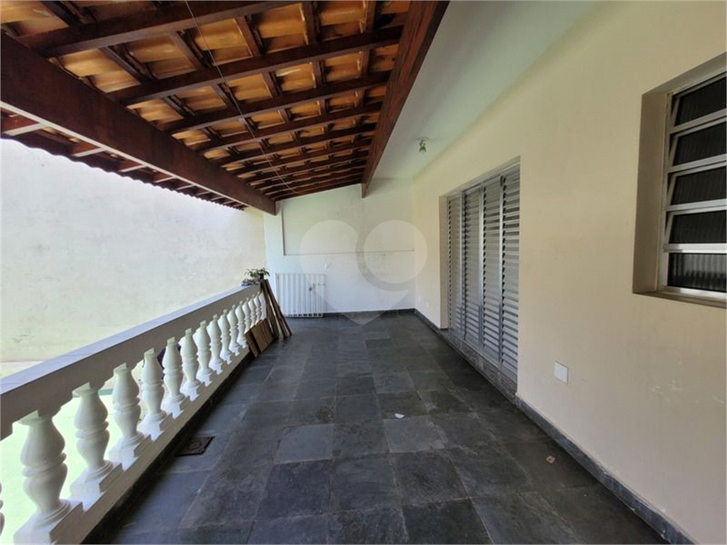 Casa pra locação com 2 dormitórios e 2 vagas no Tremembé