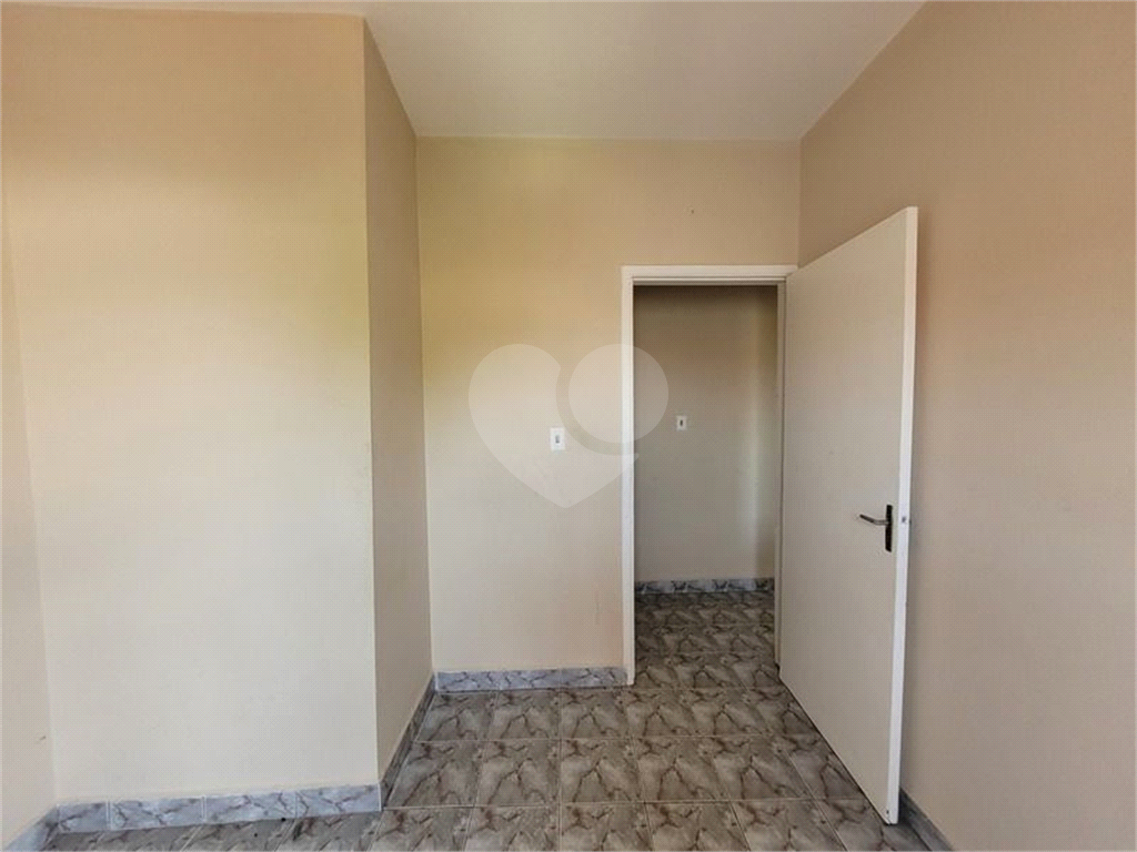 Casa pra locação com 2 dormitórios e 2 vagas no Tremembé