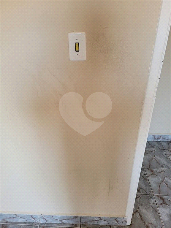 Casa pra locação com 2 dormitórios e 2 vagas no Tremembé