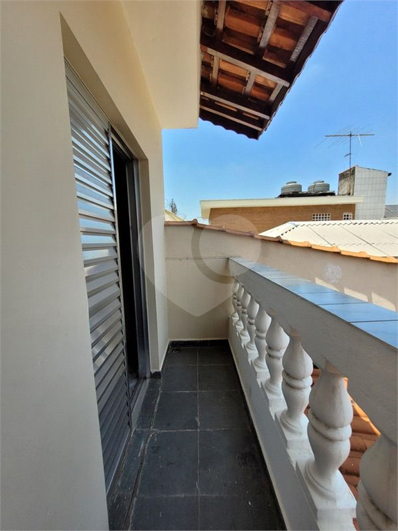 Casa pra locação com 2 dormitórios e 2 vagas no Tremembé