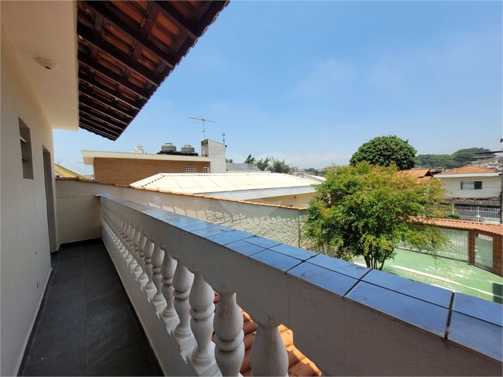 Casa pra locação com 2 dormitórios e 2 vagas no Tremembé