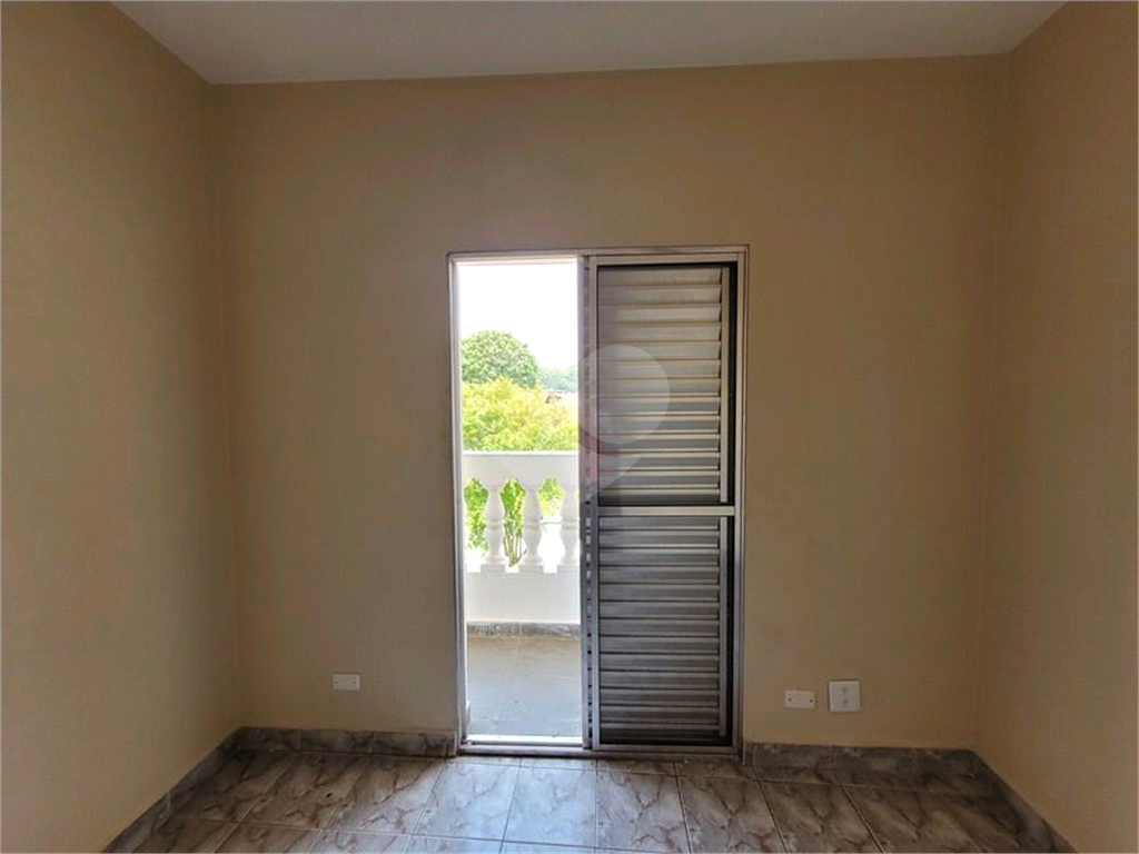 Casa pra locação com 2 dormitórios e 2 vagas no Tremembé