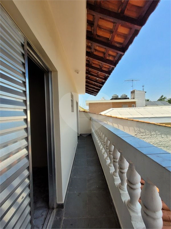 Casa pra locação com 2 dormitórios e 2 vagas no Tremembé