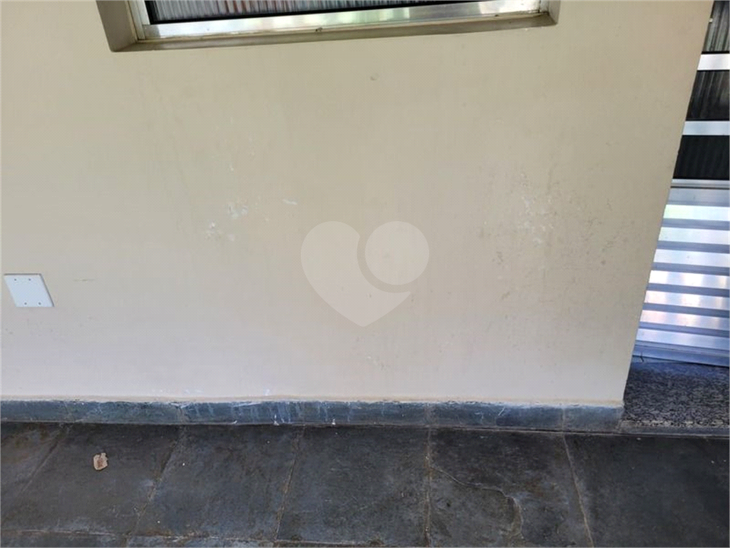 Casa pra locação com 2 dormitórios e 2 vagas no Tremembé