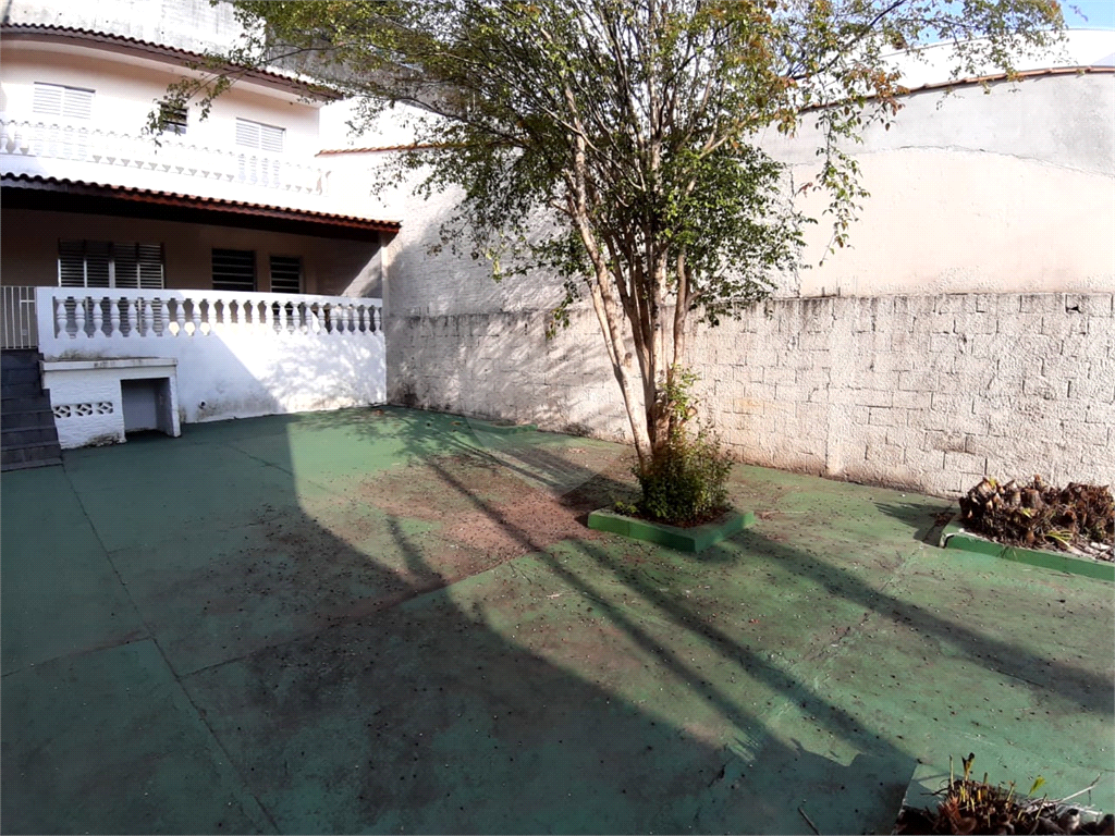 Casa pra locação com 2 dormitórios e 2 vagas no Tremembé