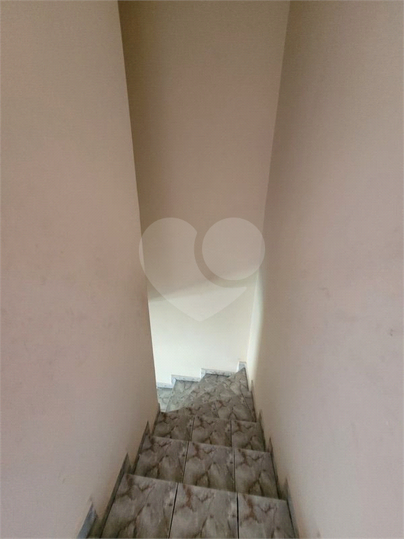 Casa pra locação com 2 dormitórios e 2 vagas no Tremembé