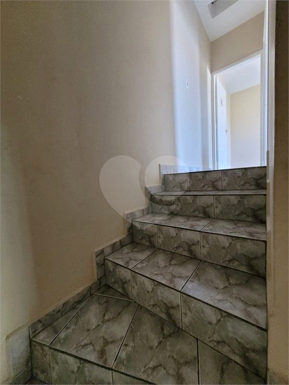 Casa pra locação com 2 dormitórios e 2 vagas no Tremembé