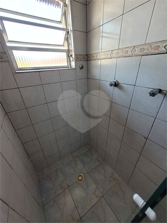 Casa pra locação com 2 dormitórios e 2 vagas no Tremembé