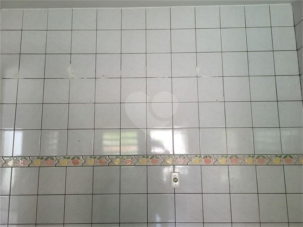 Casa pra locação com 2 dormitórios e 2 vagas no Tremembé