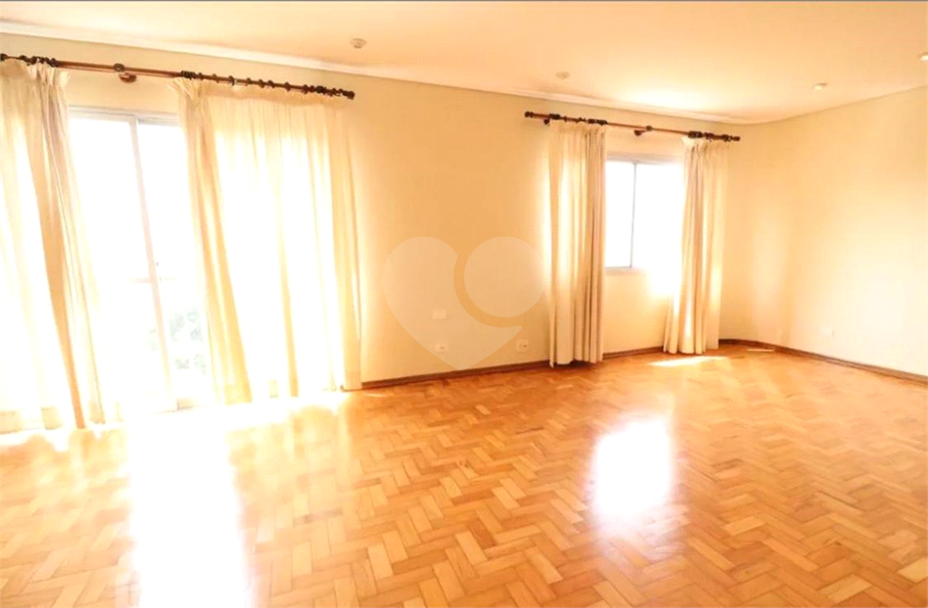 APARTAMENTO NA ACLIMAÇÃO 145M², 3 DORMITÓRIOS