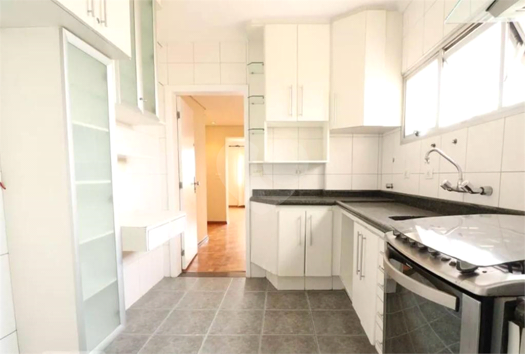 APARTAMENTO NA ACLIMAÇÃO 145M², 3 DORMITÓRIOS