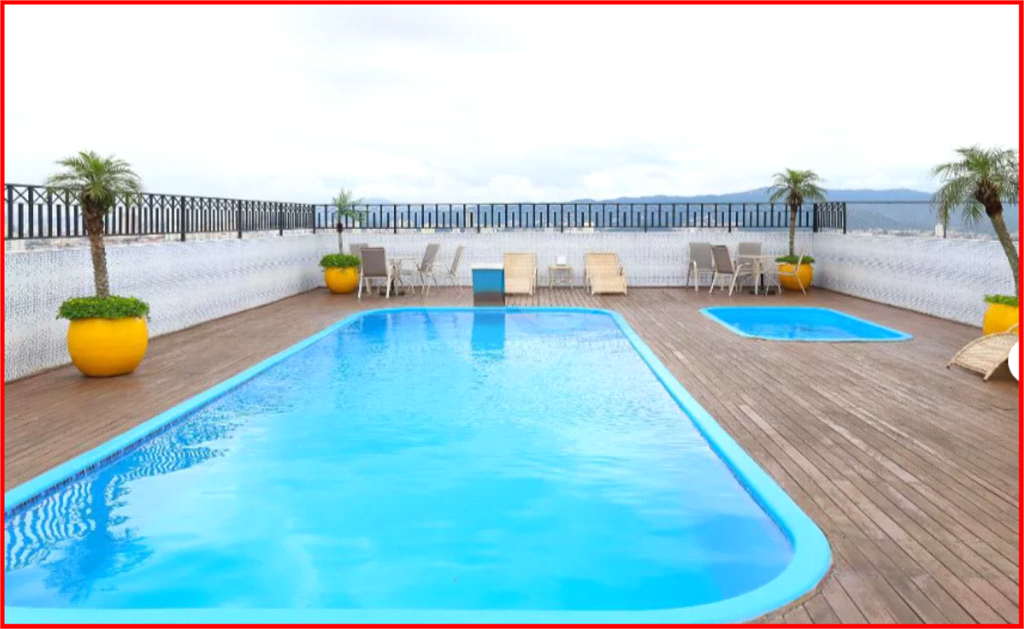 Maravilhoso apartamento todo com mobília de muito bom gosto. 
