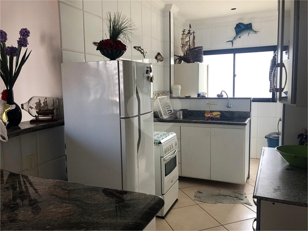 Apartamento sacada gourmet no Forte, praia grande