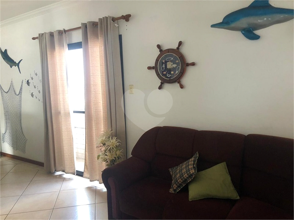Apartamento sacada gourmet no Forte, praia grande