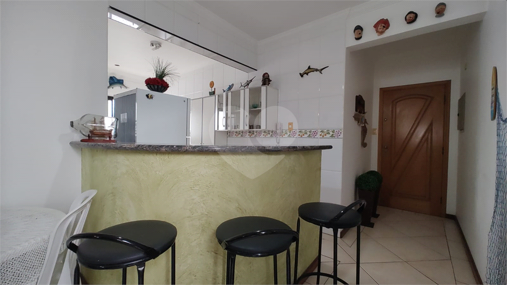Apartamento sacada gourmet no Forte, praia grande