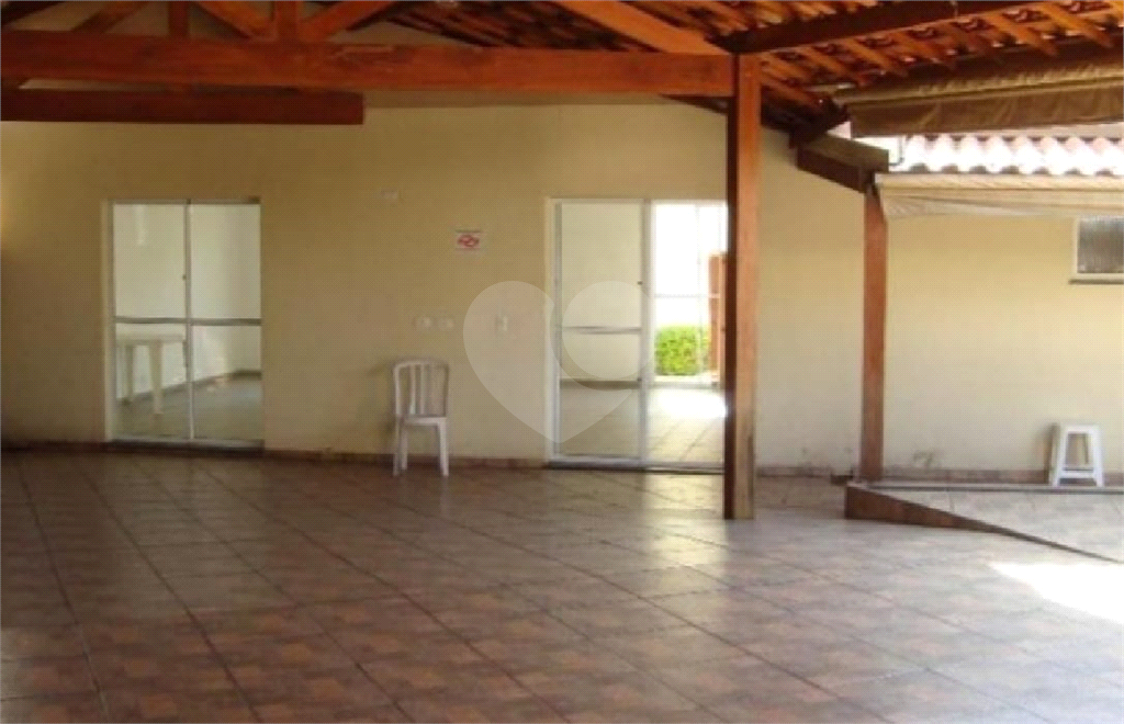Vende-se apartamento em Cotia