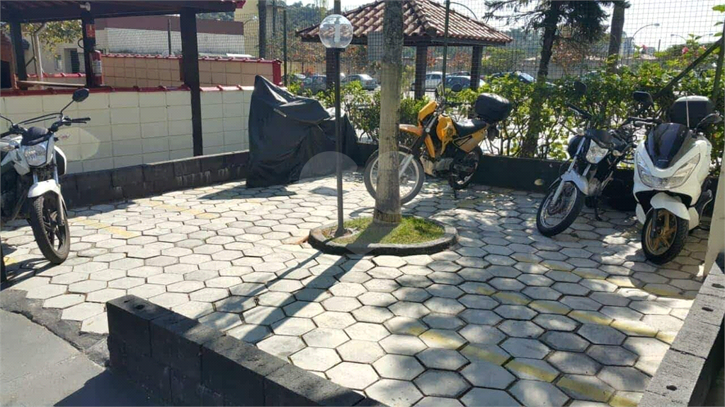 Vende-se apartamento em Cotia