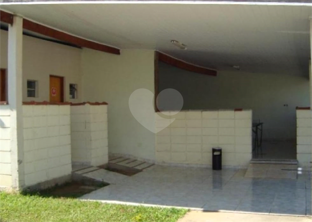 Vende-se apartamento em Cotia