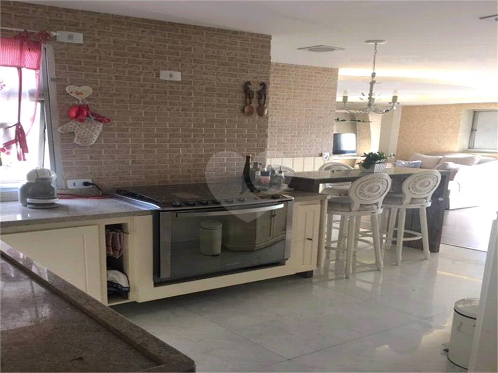 APARTAMENTO em PERDIZES